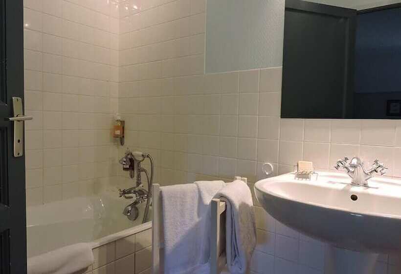 Номер Стандарт Трехместный, Le Domaine De Mestré, The Originals Relais