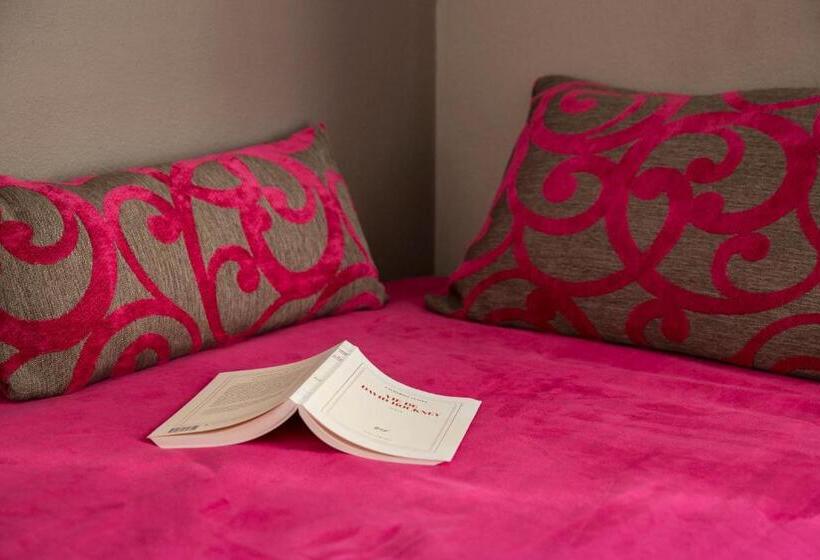 Comfort room with balcony, Les Mesanges