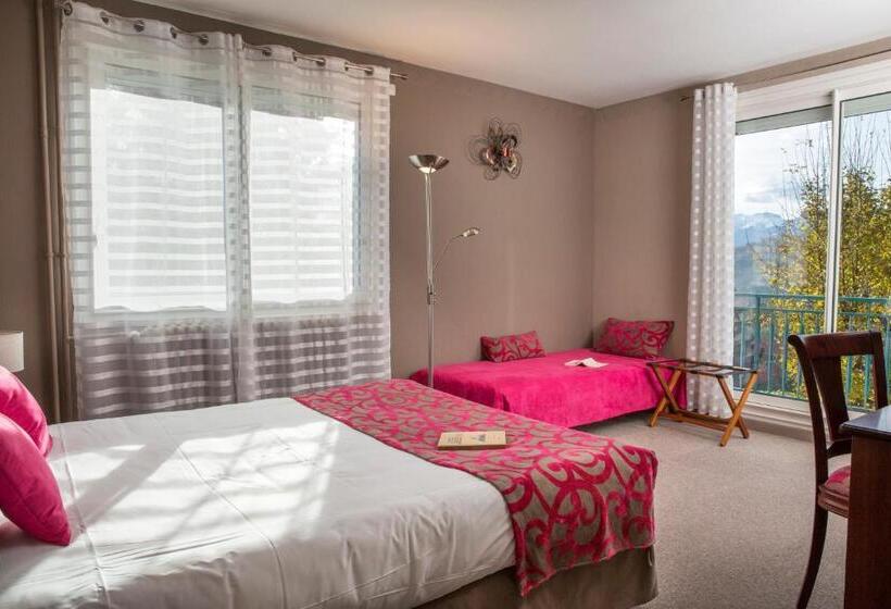 Comfort room with balcony, Les Mesanges