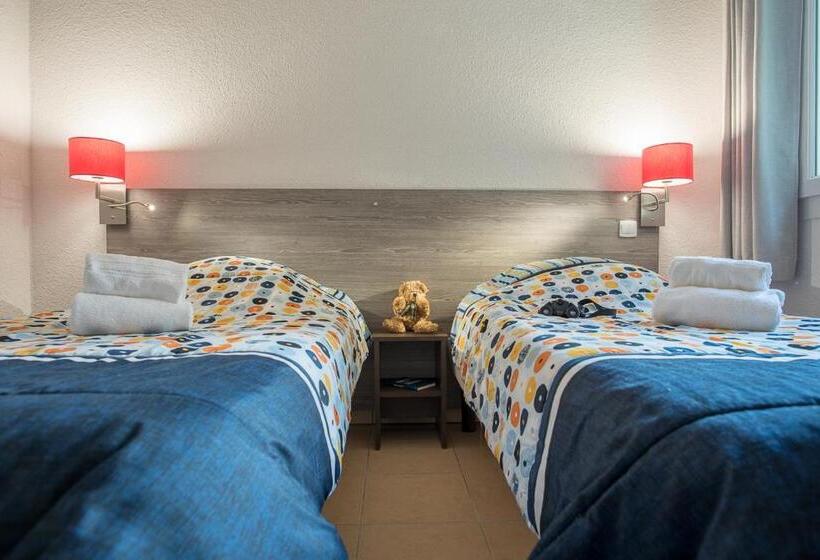 חדר סטנדרט לארבעה, L'hôtel Du Méditerranée