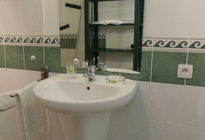 Номер Стандарт Трехместный, Chambres D Hotes Les Pieris