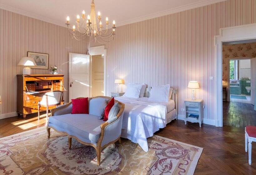 جناح, Château De La Marronnière