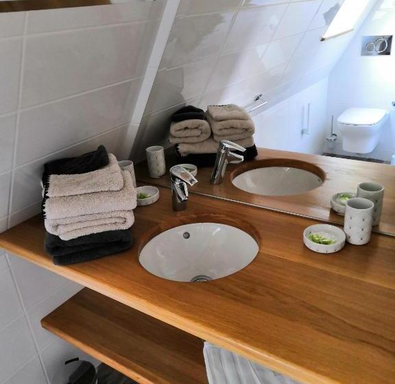 Дом 4 Спальни, Domaine Du Clos Fleuri   Spa