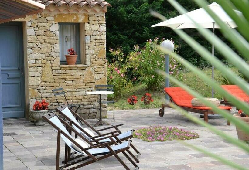 חדר בסיסי, La Devinière