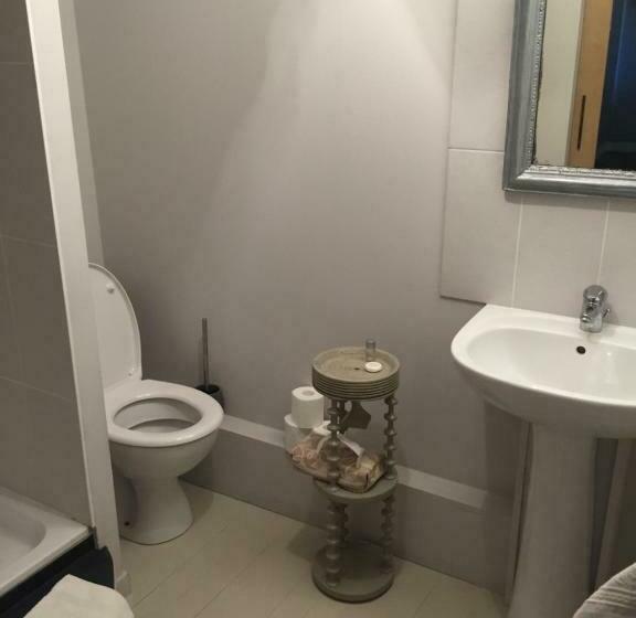 חדר סטנדרט לשלושה, L'atelier Du Peintre