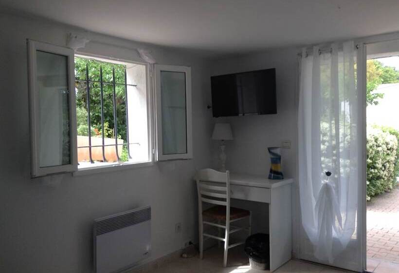 غرفة كومفورت, Chambres D Hôtes Le Mas Du Bijou Bleu