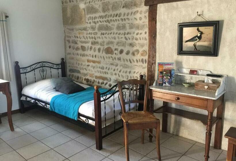 חדר סטנדרט לשלושה, Le Moulin De Champagne