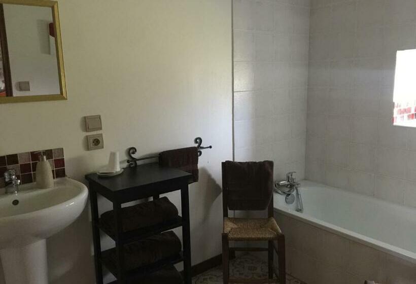 חדר משפחתי, Le Moulin De Champagne