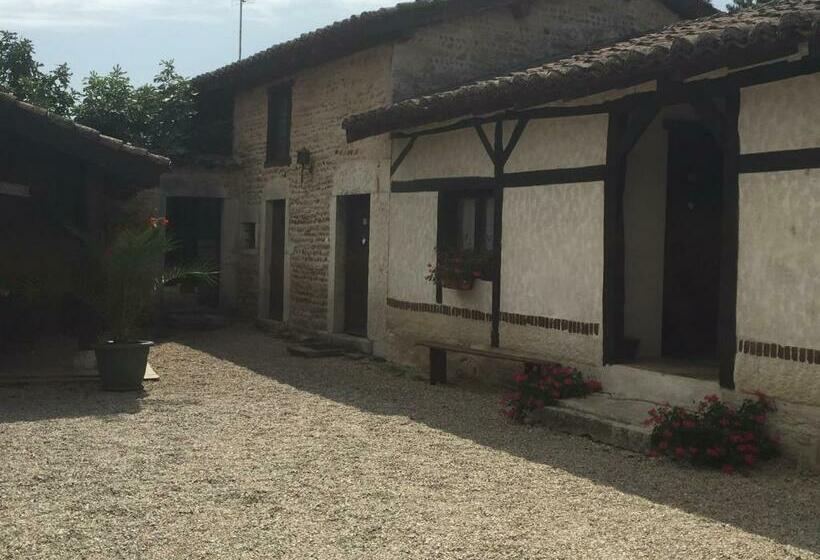 חדר סטנדרט לשלושה עם נוף לגינה, Le Moulin De Champagne