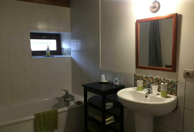 חדר סטנדרט לשלושה עם נוף לגינה, Le Moulin De Champagne