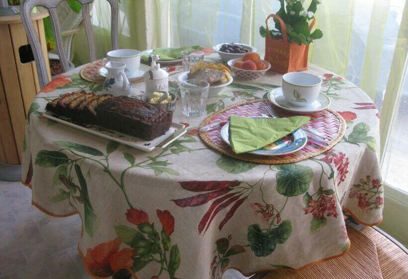 اتاق استاندارد, Mas Myro