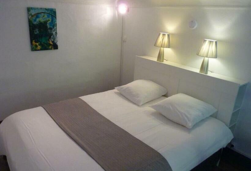 غرفة عائلية مطلّة علي الحديقة, Pavillon Kalensa