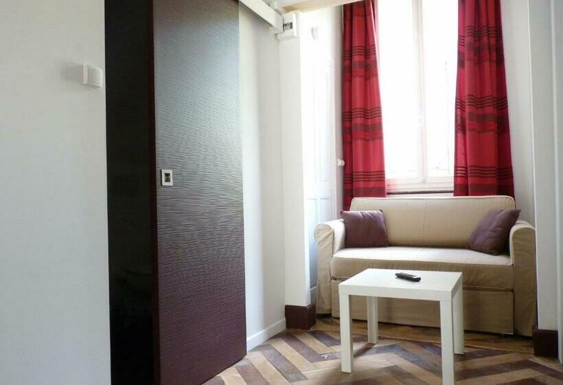 غرفة عائلية, Pavillon Kalensa