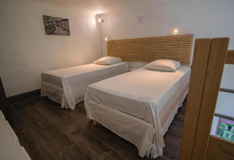 غرفة عائلية, Pavillon Kalensa