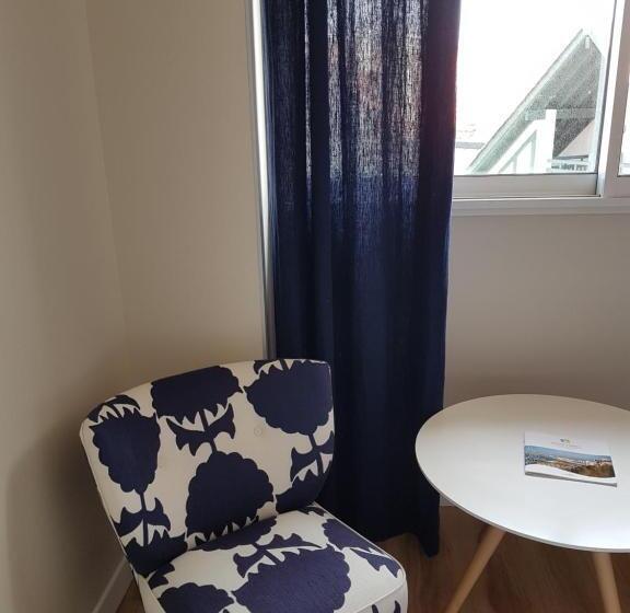 غرفة ديلوكس, Au Bon Coin