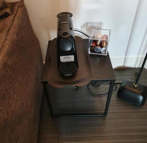 جناح جونيور, Au Bon Coin