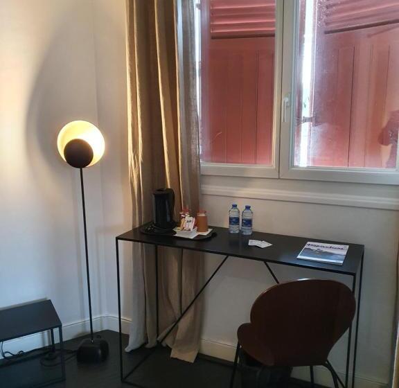 جناح جونيور, Au Bon Coin