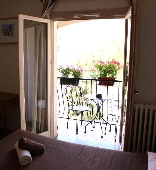 バルコニー付きスタンダードトリプルルーム, Auberge Saint Martin