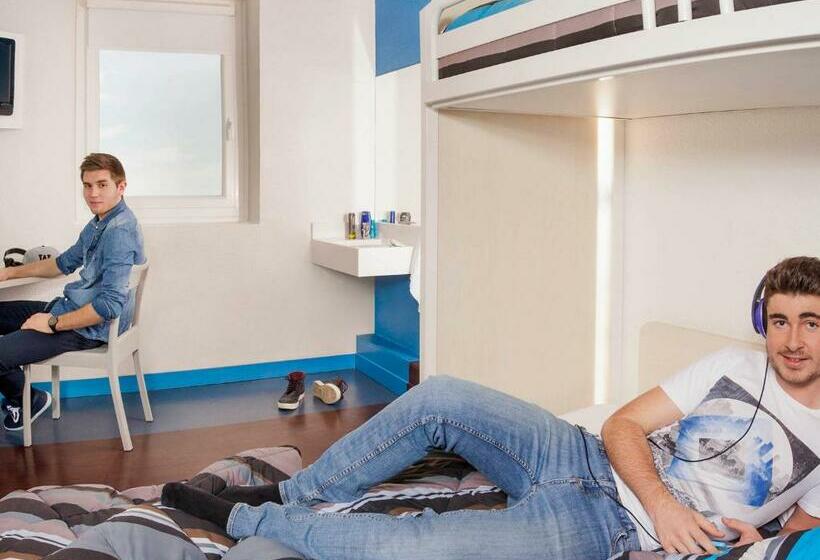 Трехместный Номер Стандарт Совместная Ванная, First Eco Dieppe