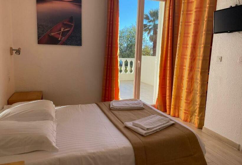 Номер Стандарт с Террасой, Hôtel De La Mer