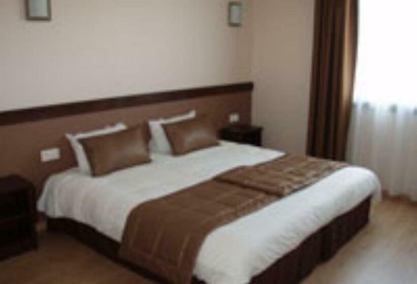 스탠다드 스튜디오, Hôtel Particulier Villa Des Marais