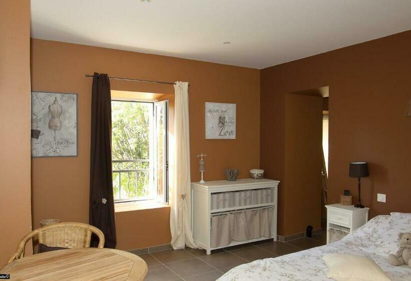 اتاق راحتی, La Bastide De Venelles