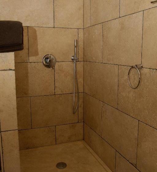 اتاق راحتی, La Bastide De Venelles