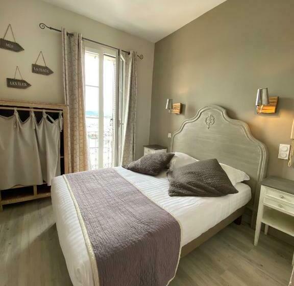 חדר קלאסי עם נוף לים, Restaurant De La Tour