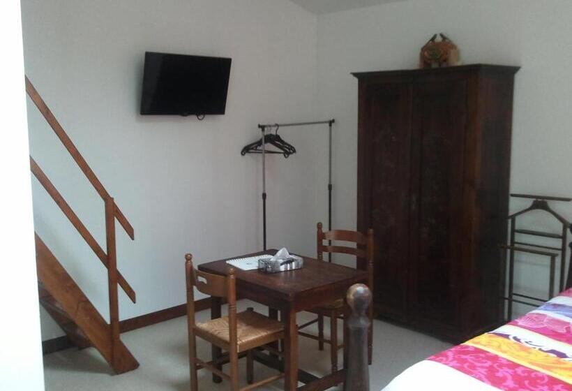 수피리어 룸, Au Bois De Massier