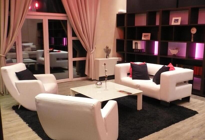 סוויטה דלוקס, Chateau De Valloubiere