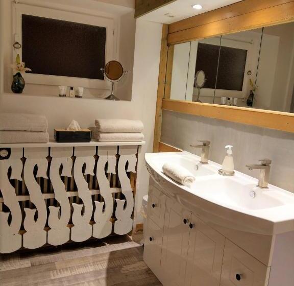 חדר סטנדרט לארבעה, Domaine De L'olifant