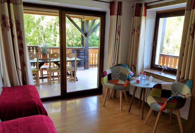 חדר סטנדרט לארבעה, Domaine De L'olifant