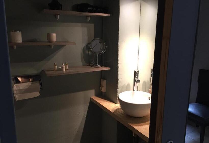 سوییت جونیور, La Banasterie