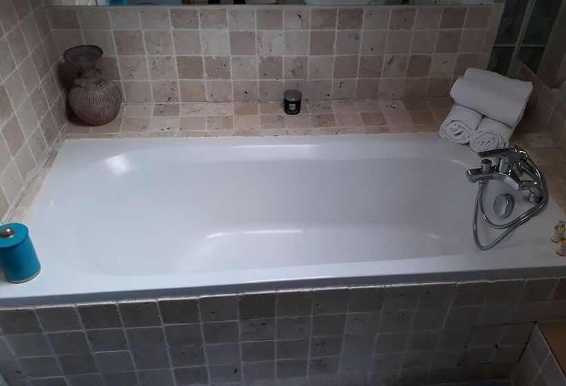 Quarto Estandar, La Banasterie