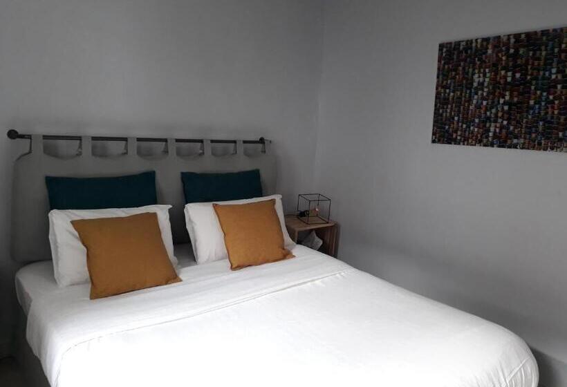 اتاق استاندارد, La Banasterie