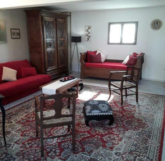 شقة غرفة واحدة, La Belvinière Chambres Et Table D Hôtes