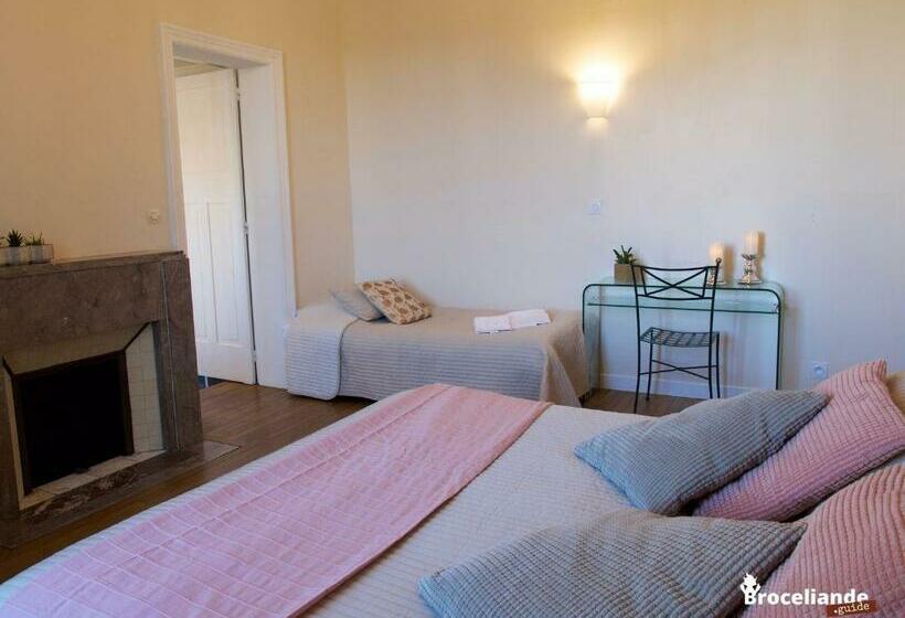 Трехместный Номер Комфорт, La Maison Rouge Brocéliande