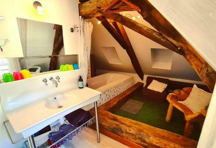 חדר סופריור לארבעה, Le Doux Nid