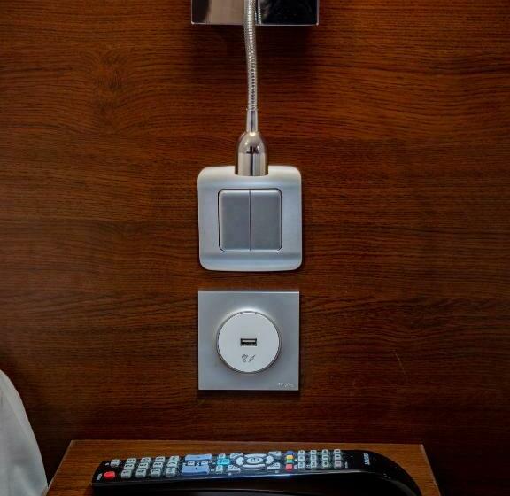 스탠다드 룸, Contact Hotel Restaurant La Chaumière Les Mureaux Flins