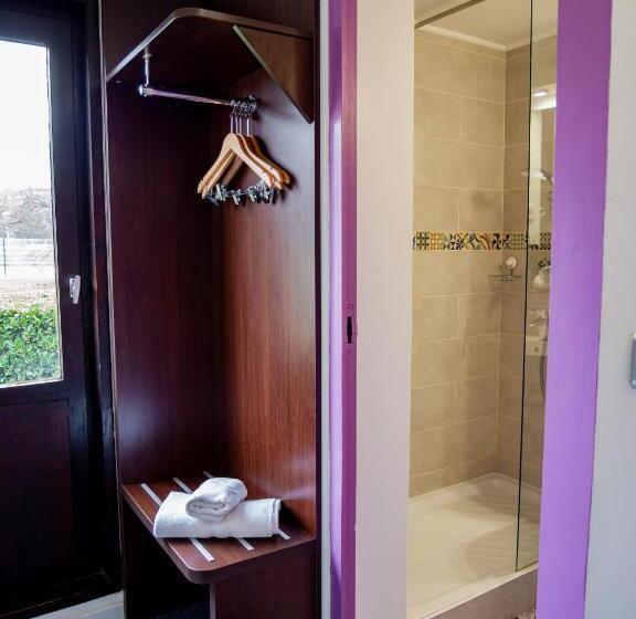 침실이 1개인 아파트 연결 중, Contact Hotel Restaurant La Chaumière Les Mureaux Flins