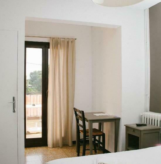 חדר קומפורט, Chez Marie