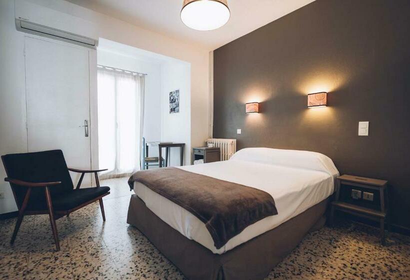 חדר קומפורט, Chez Marie