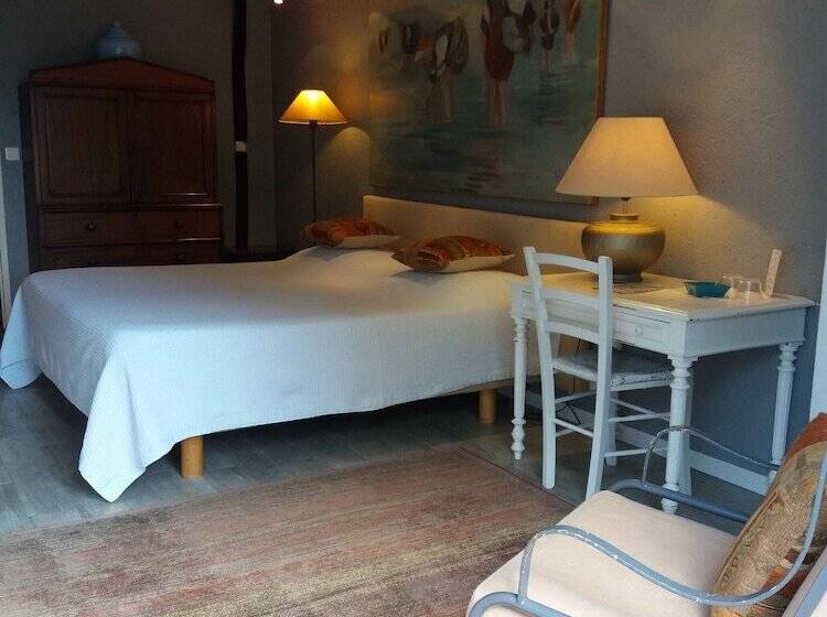 اتاق سوپریور با چشم‌انداز باغ, De Charme Le Sud Bretagne