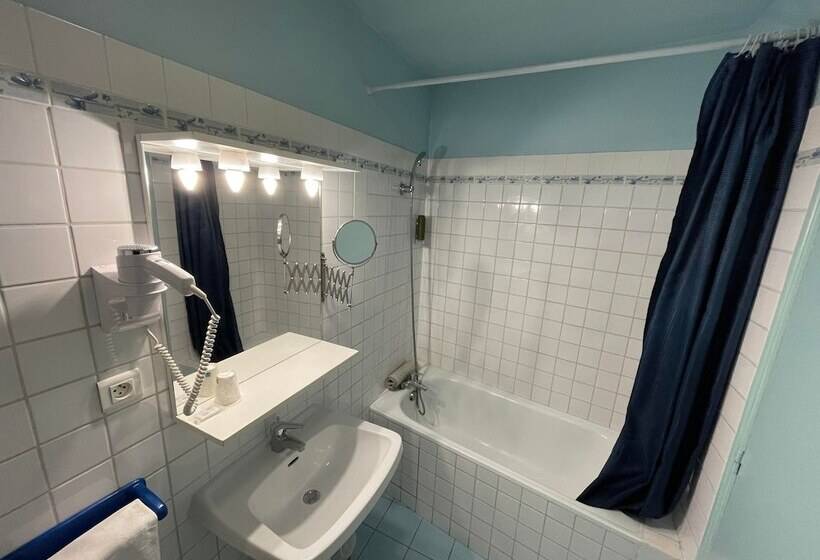 컴포트 룸, Du Chateau