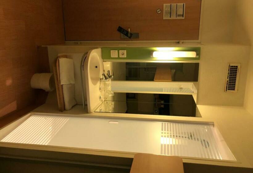 带铺位的标准三人间, Ibis Budget Mantes La Jolie Sully