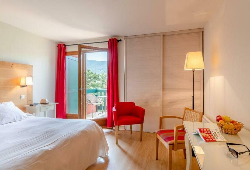 غرفة أساسية, La Pinède