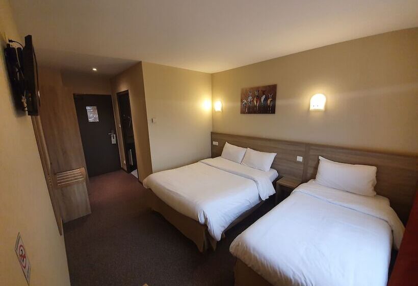 Номер Стандарт Трехместный, Salea