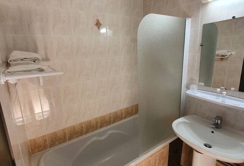 Четырехместный Номер Стандарт, Salea