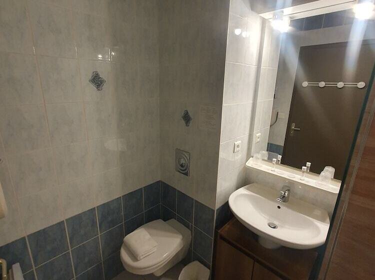 Семейный Номер, Salea