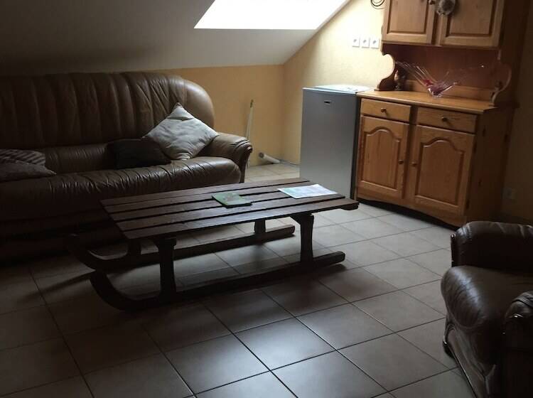 إستديو عائلى, Auberge La Ferme De Ferrières